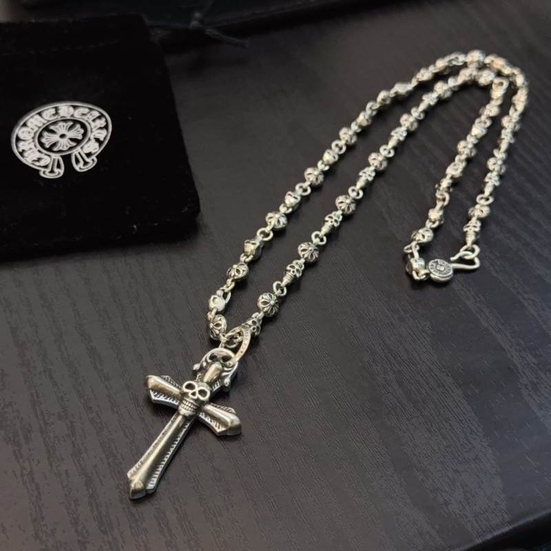 Ch*0me He**ts necklaces